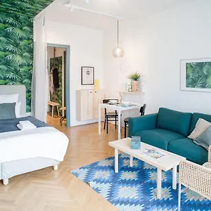 New, Cozy In The Heart Of Appartamento