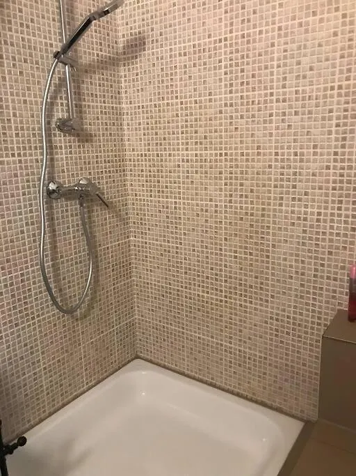 Appartamento Perfect Location,Newly Decorated Modern, Large Place 60 M2, Really Quiet So You Can Have A Good Night Sleep, Ac, Netflix, Smart Tv, High-Speed Internet, World Famous New York Cafe Only 10 Minutes Walk Budapest